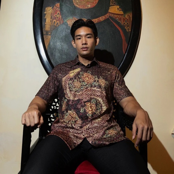 Luxury Performance Batik Shirt for Mens - Picture 1 of 8